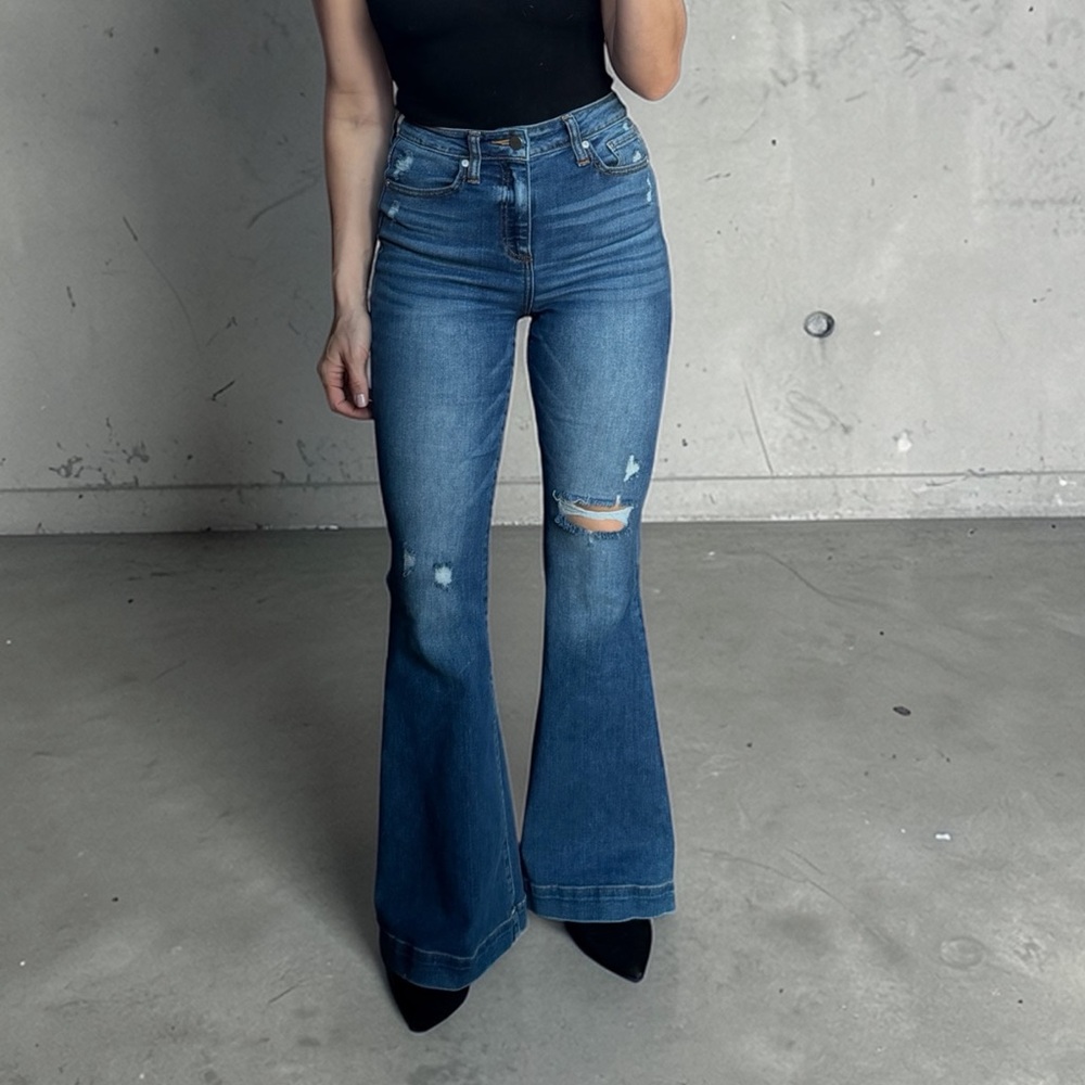 Ceros Flare Jeans Distressed Stretch Size 26